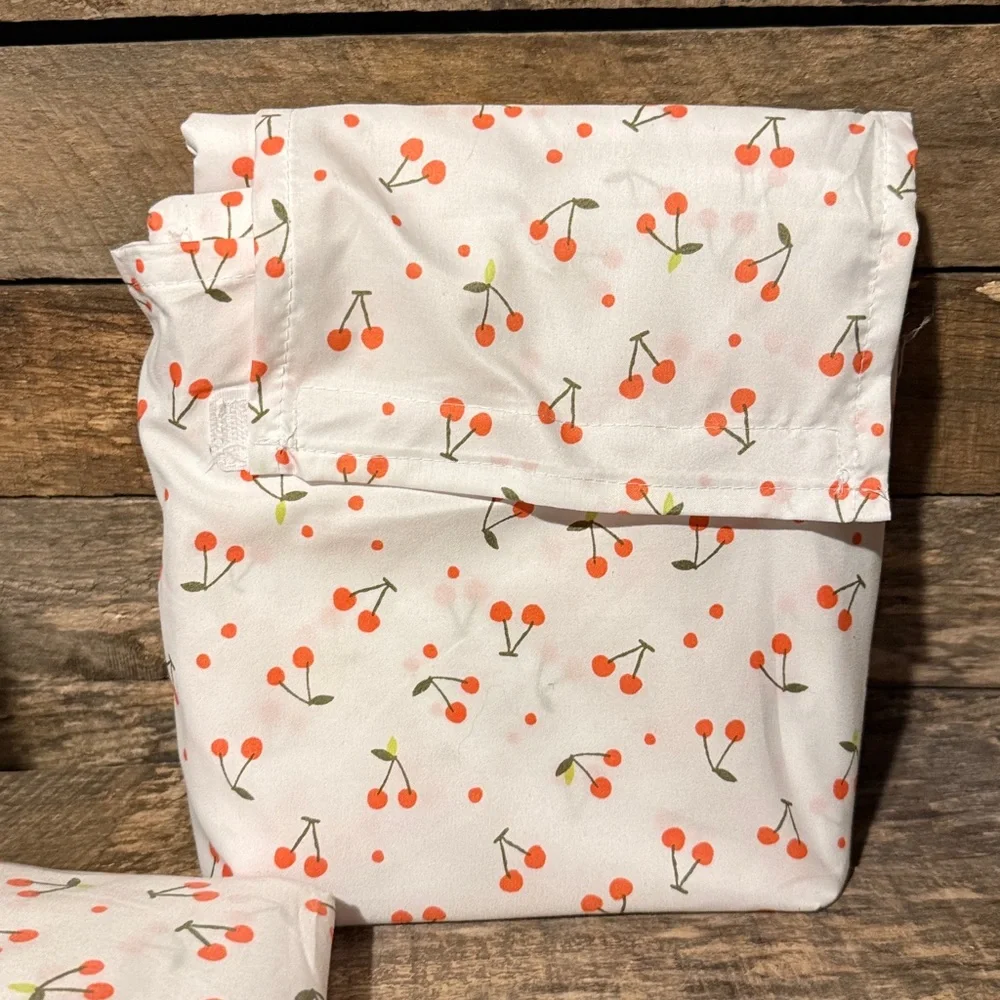 💰BOGO FREE Bundle of 2 New Twin Top Sheets Cherry Print